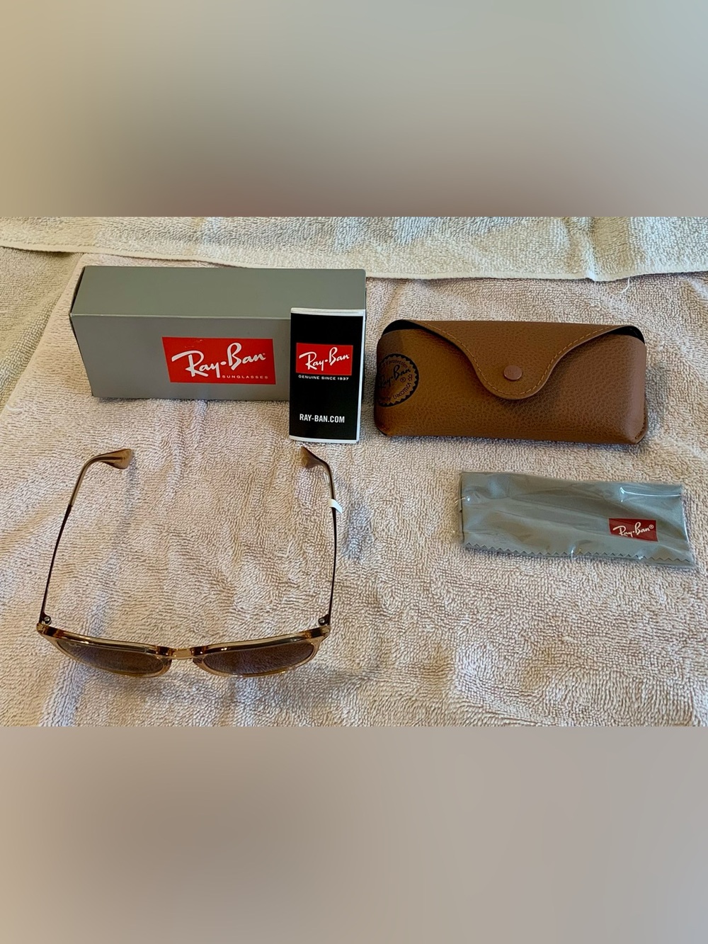 Ray-Ban Gradient Round Sunglasses - Picture 8 of 9